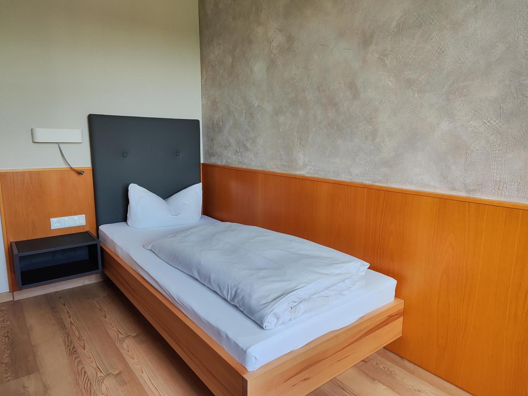 Zahler Hotel 3*
